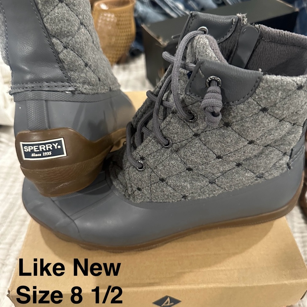 Sperry Gray Quilted Lace-Up Duck Boots with Brown Trim